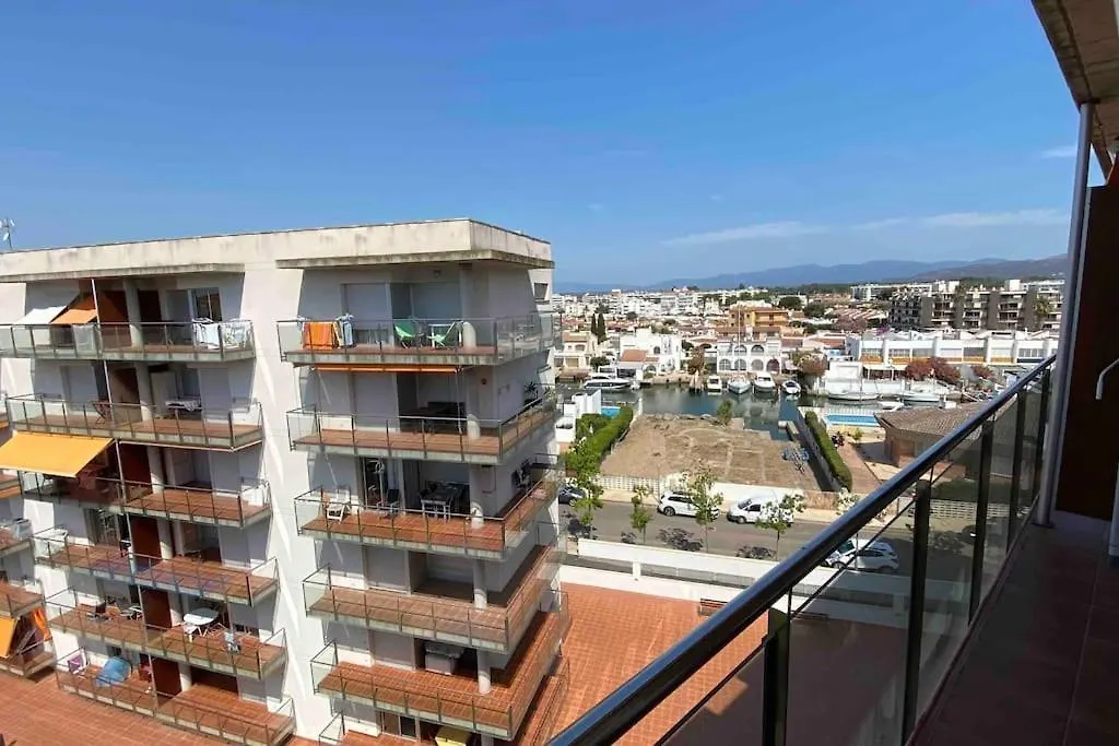 Appartement 2 Chambres Avec 3 Piscines Et Parking Gratuit Roses