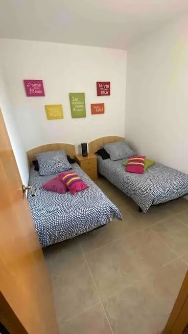 Appartement 2 Chambres Avec 3 Piscines Et Parking Gratuit Roses 0*,  Spain